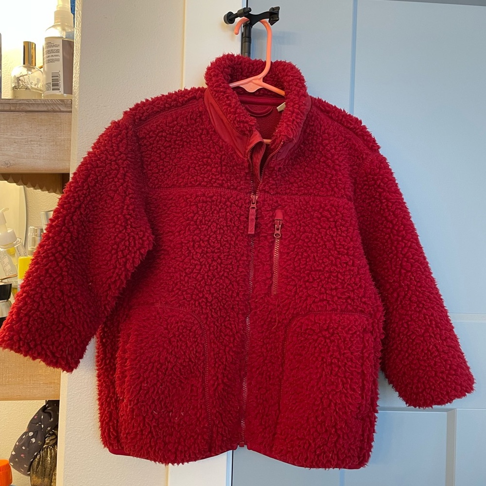 UNIQLO child size 110 (US 4T) red jacket